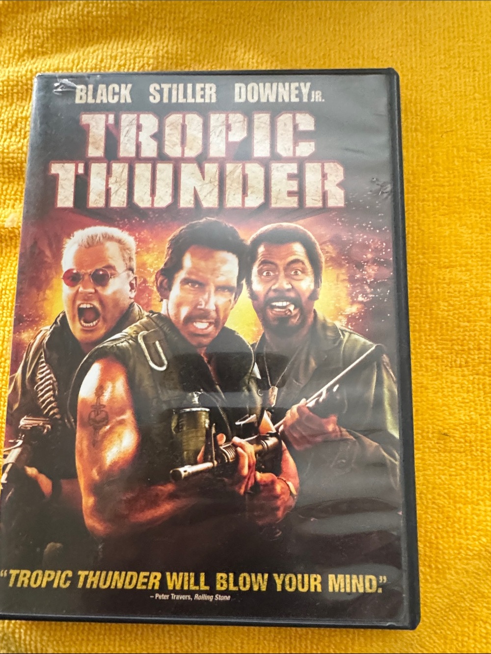 Tropic Thunder DVD – Black Case with Yellow and Orange Cover Art